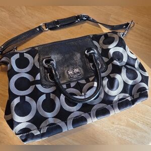 Coach Black/Grey Op-Art Pattern Shoulder Bag GUC